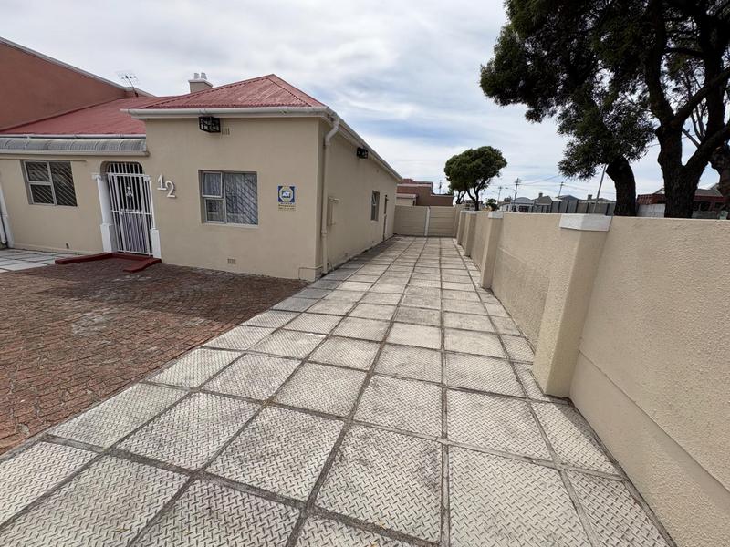 3 Bedroom Property for Sale in Maitland Western Cape